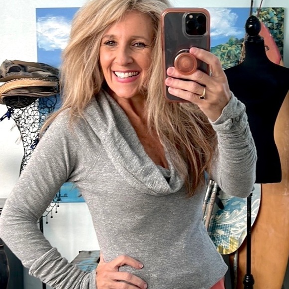 ⭐️Zella,Flattering All Shirred Up Hoodie,Lightweight & So Soft,Hooded, Size XS - Picture 13 of 13